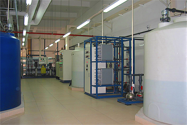 電鍍工業(yè)反滲透超純水設(shè)備 電鍍工業(yè)反滲透超純水設(shè)備