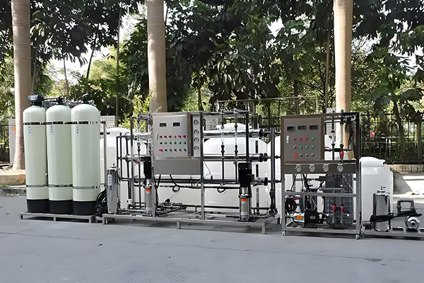 反滲透水處理設(shè)備哪里好？關(guān)鍵因素解析