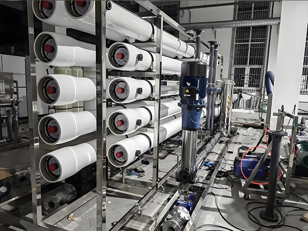 大型反滲透設(shè)備價(jià)格是多少：解密背后的影響因素