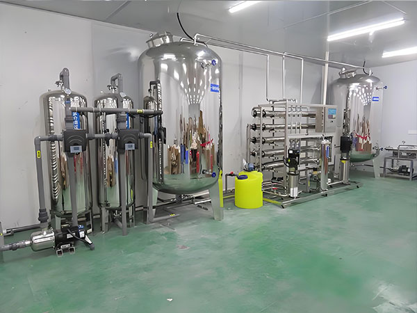 反滲透水處理設(shè)備生產(chǎn)廠家：如何選對合作伙伴，保障設(shè)備品質(zhì)與服務(wù)