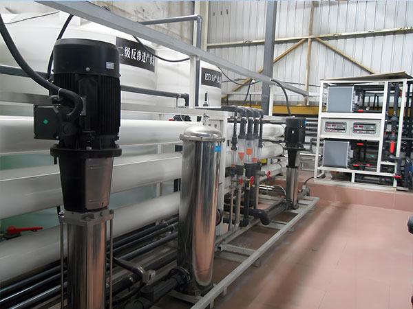 超純水設(shè)備廠(chǎng)家哪家好？4大核心維度幫您科學(xué)篩選