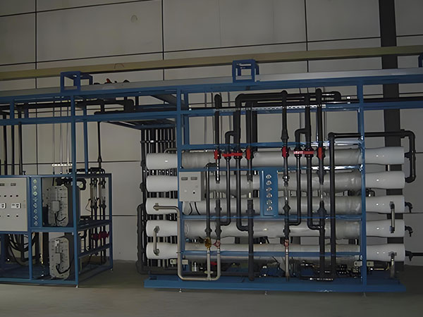 超純水設備生產源頭廠家：撐起系統品質與交付效率的 “頂梁柱”